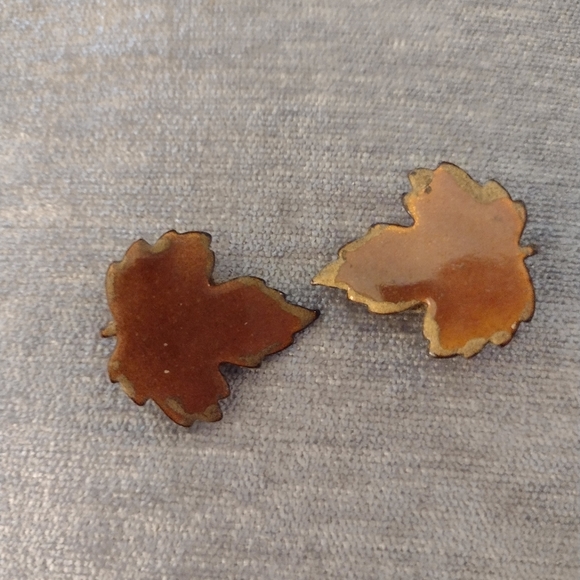 Vintage Enabled Leaf. Clip-On - Picture 3 of 3